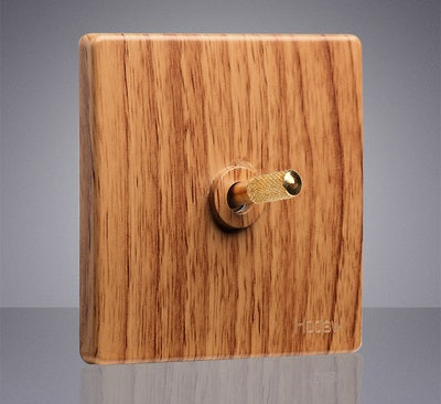 Baylor Series (Oak w/ Gold Dial)