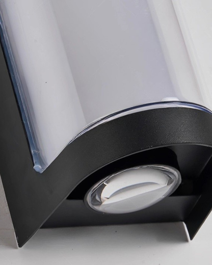 Amara Outdoor Wall Light