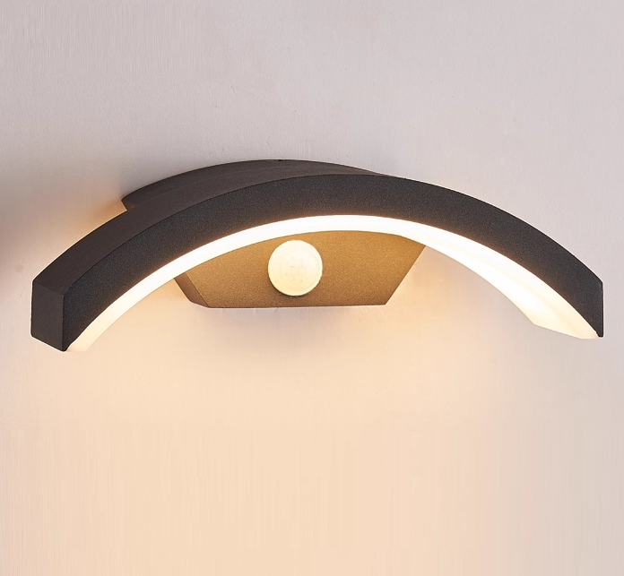 Aruna Outdoor Wall Light