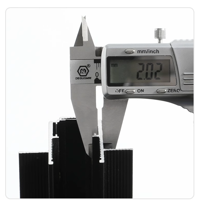 Lumec Magnetic Track Light