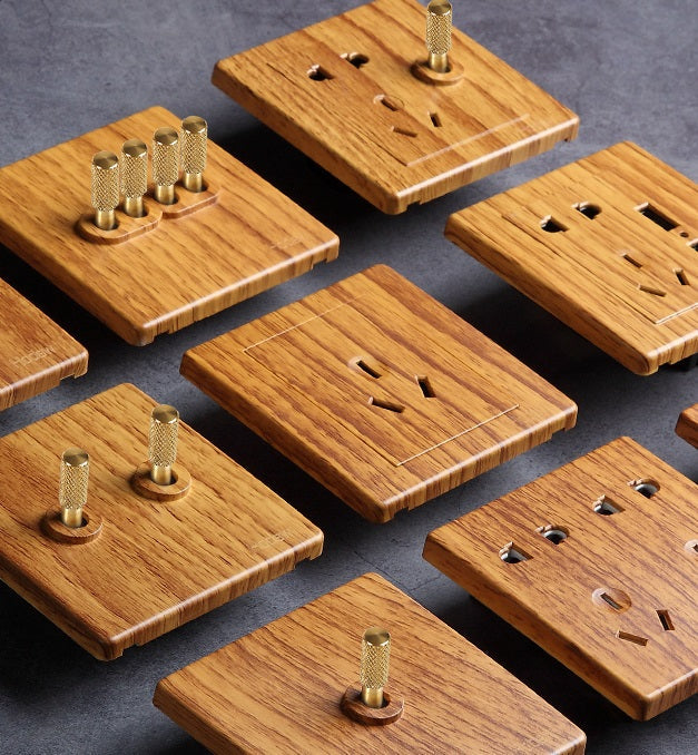 Baylor Series (Oak w/ Gold Dial)