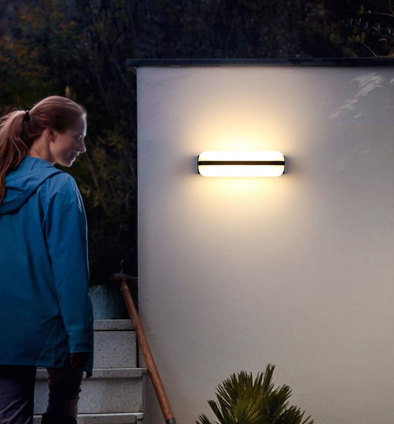 Dallas Outdoor Wall Light