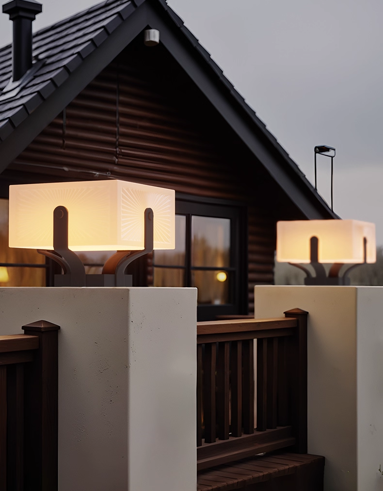 Lunor Solar Column Light