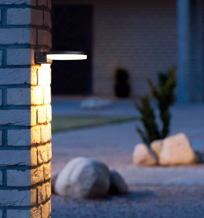 Maximo Outdoor Wall Light