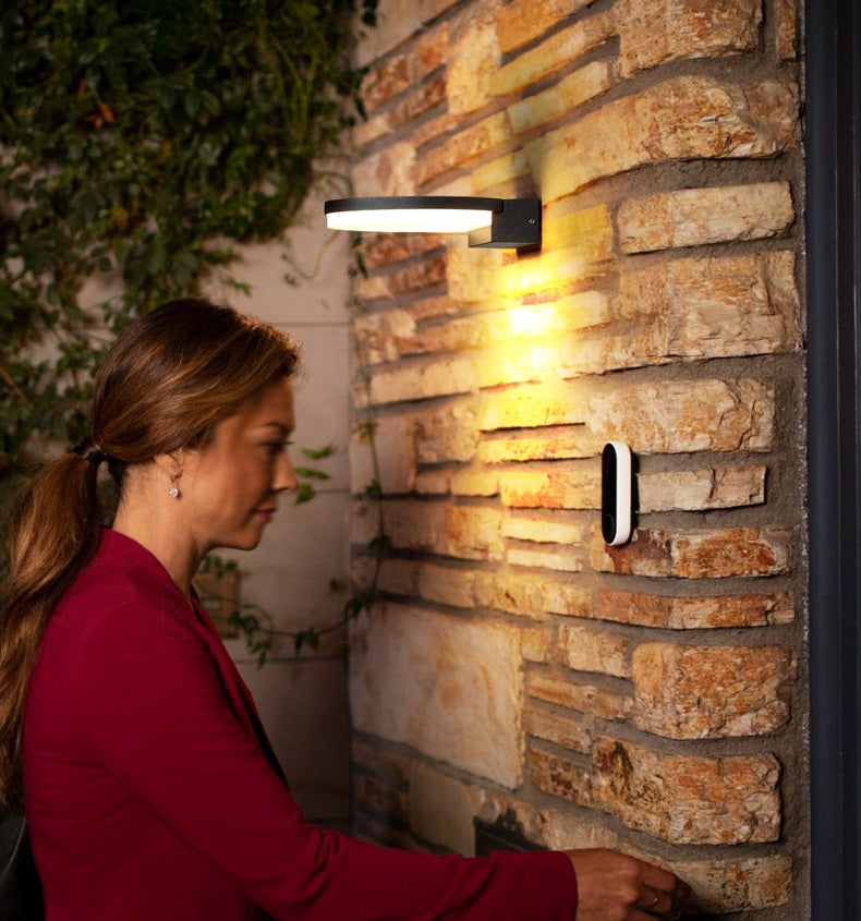 Maximo Outdoor Wall Light