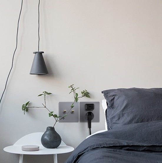 Mondo Retro Series (Silver w/ Gold Dial)