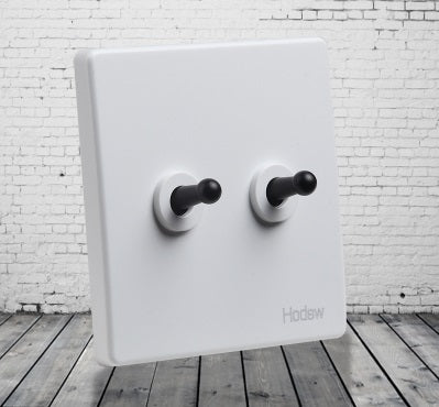 Mondo Retro Series (White w/ Black Dial)