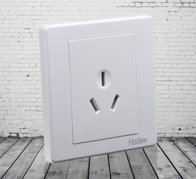 Mondo Retro Series (White w/ Black Dial)