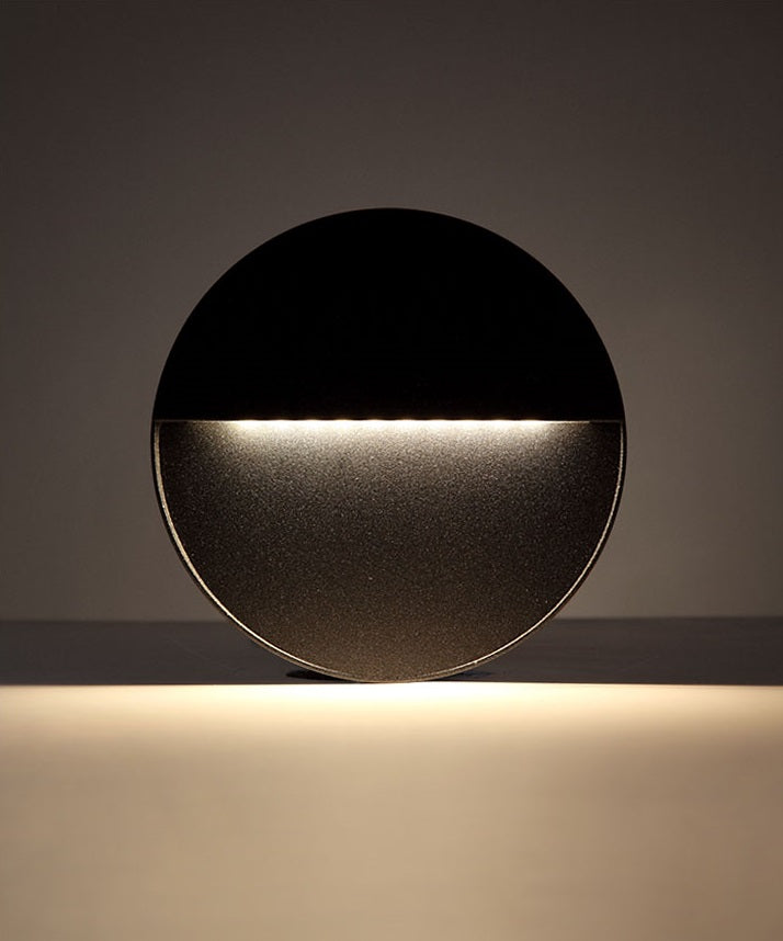 Morris Outdoor Wall Light