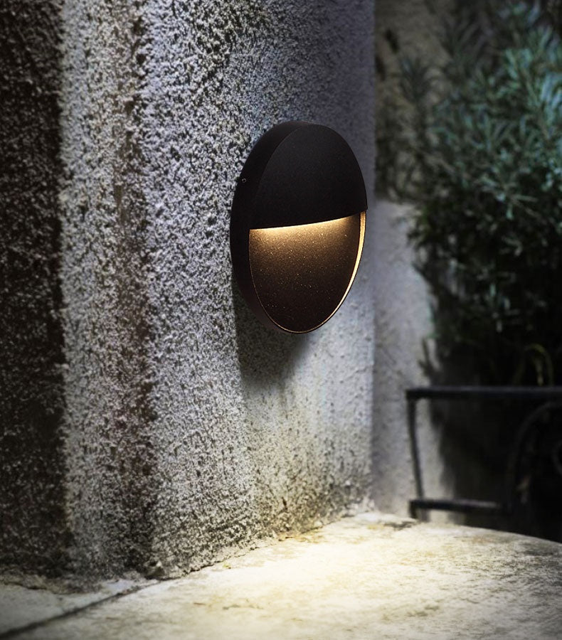 Morris Outdoor Wall Light