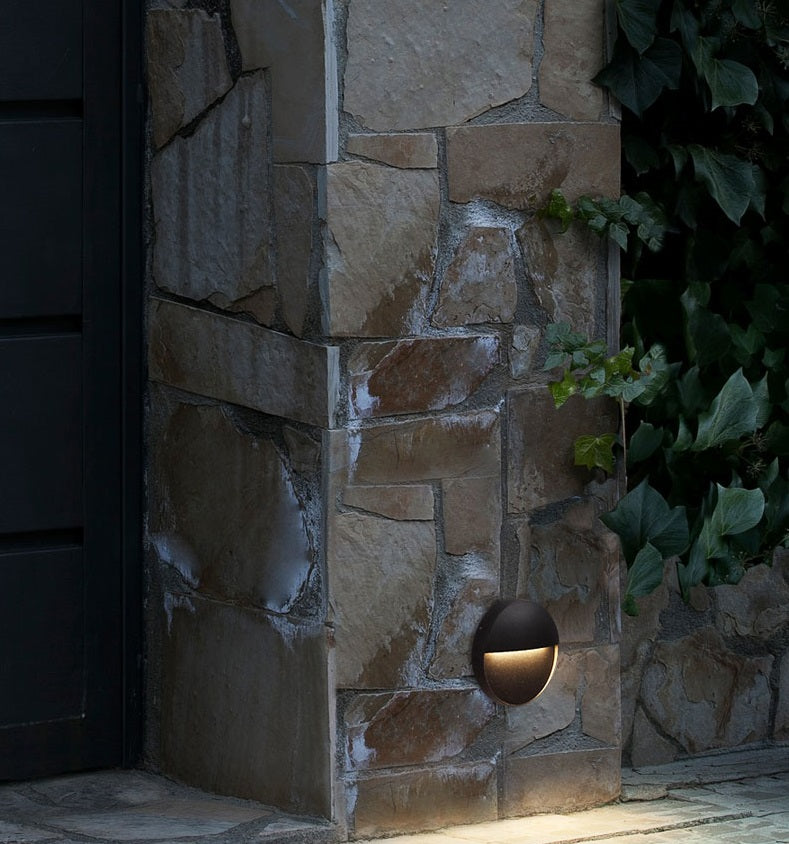 Morris Outdoor Wall Light