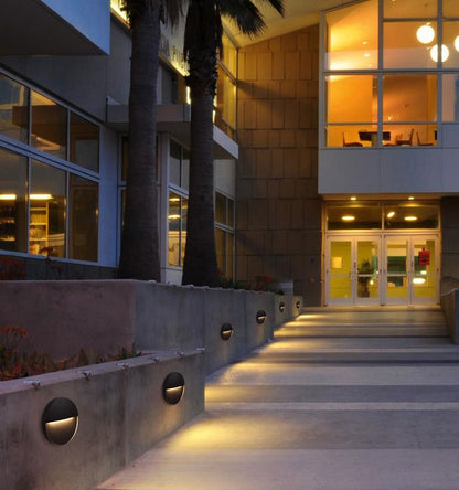 Morris Outdoor Wall Light