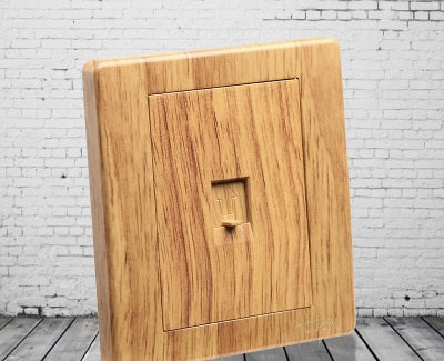 Marlowe Series (Oak w/ Gold Dial)