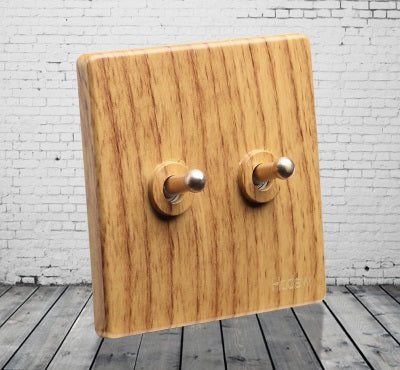 Mondo Retro Series (Oak w/ Gold Dial)