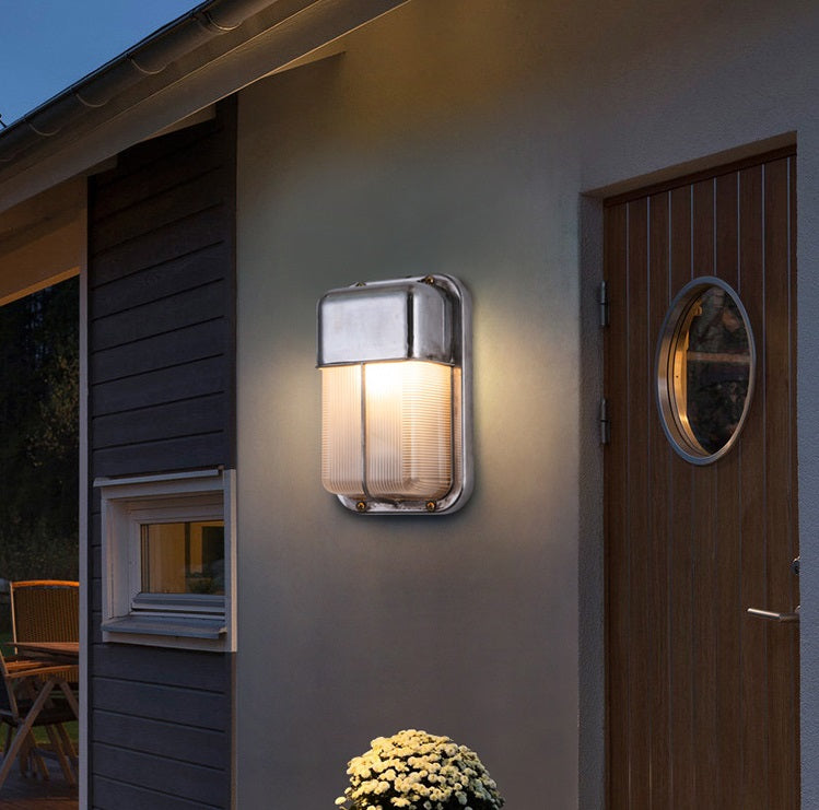 Retro Indoor/Outdoor Wall Sconce