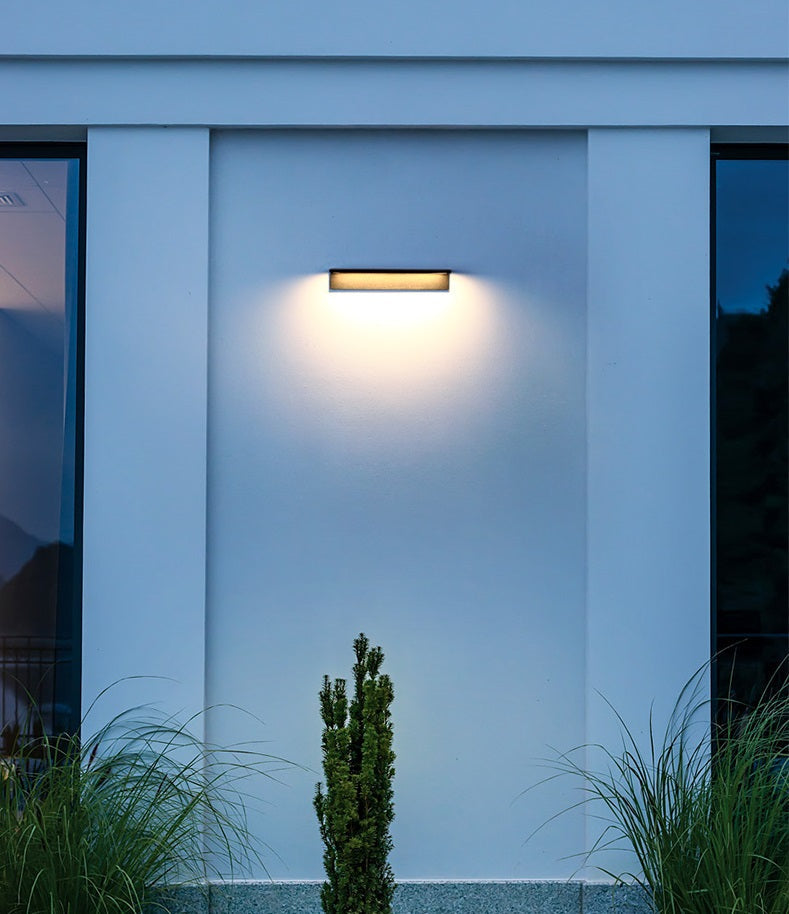 Roccio Outdoor Wall Light