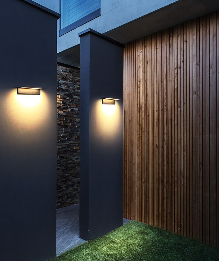 Roccio Outdoor Wall Light