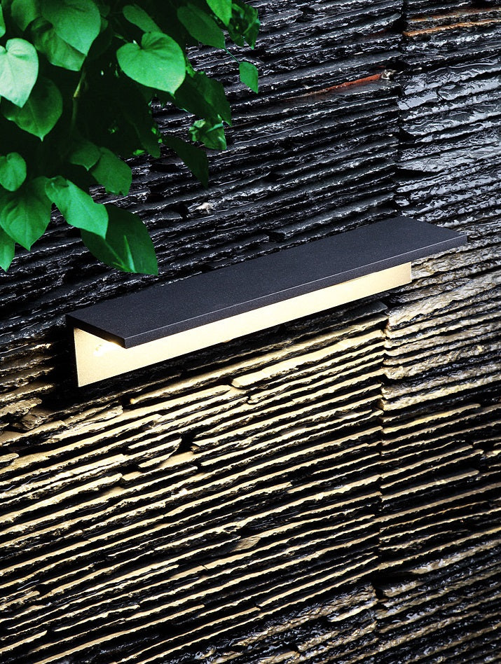 Roccio Outdoor Wall Light
