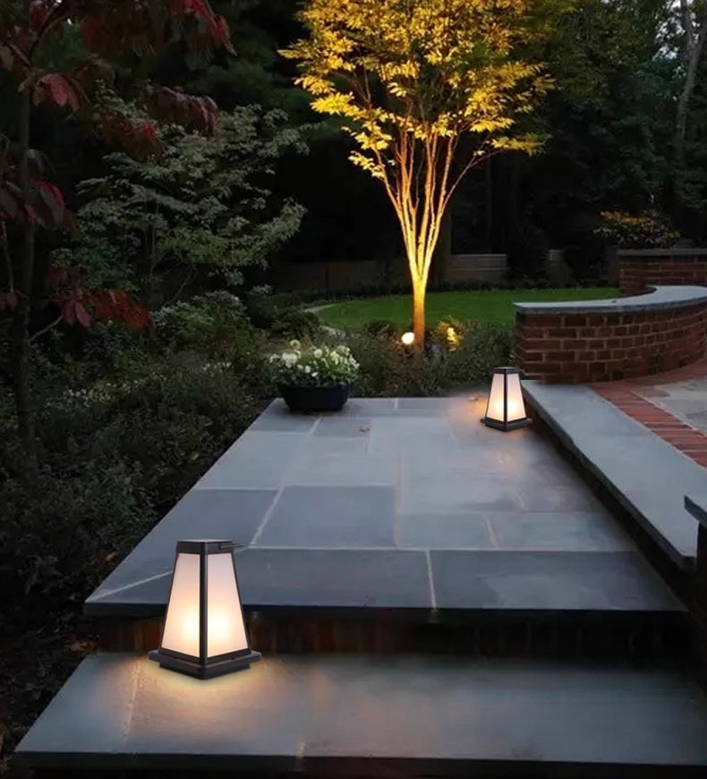 Skira Lawn Light