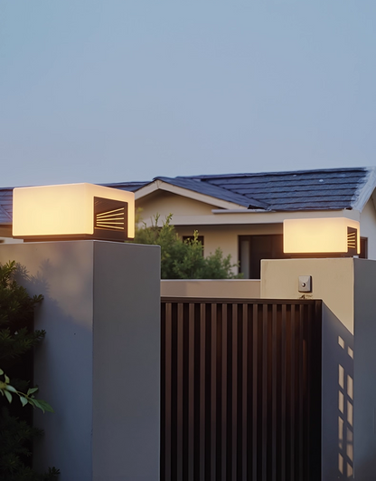 Solaire Column Light