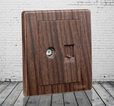 Mondo Retro Series (Walnut w/ Gold Dial)