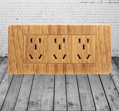 Mondo Retro Series (Oak w/ Gold Dial)